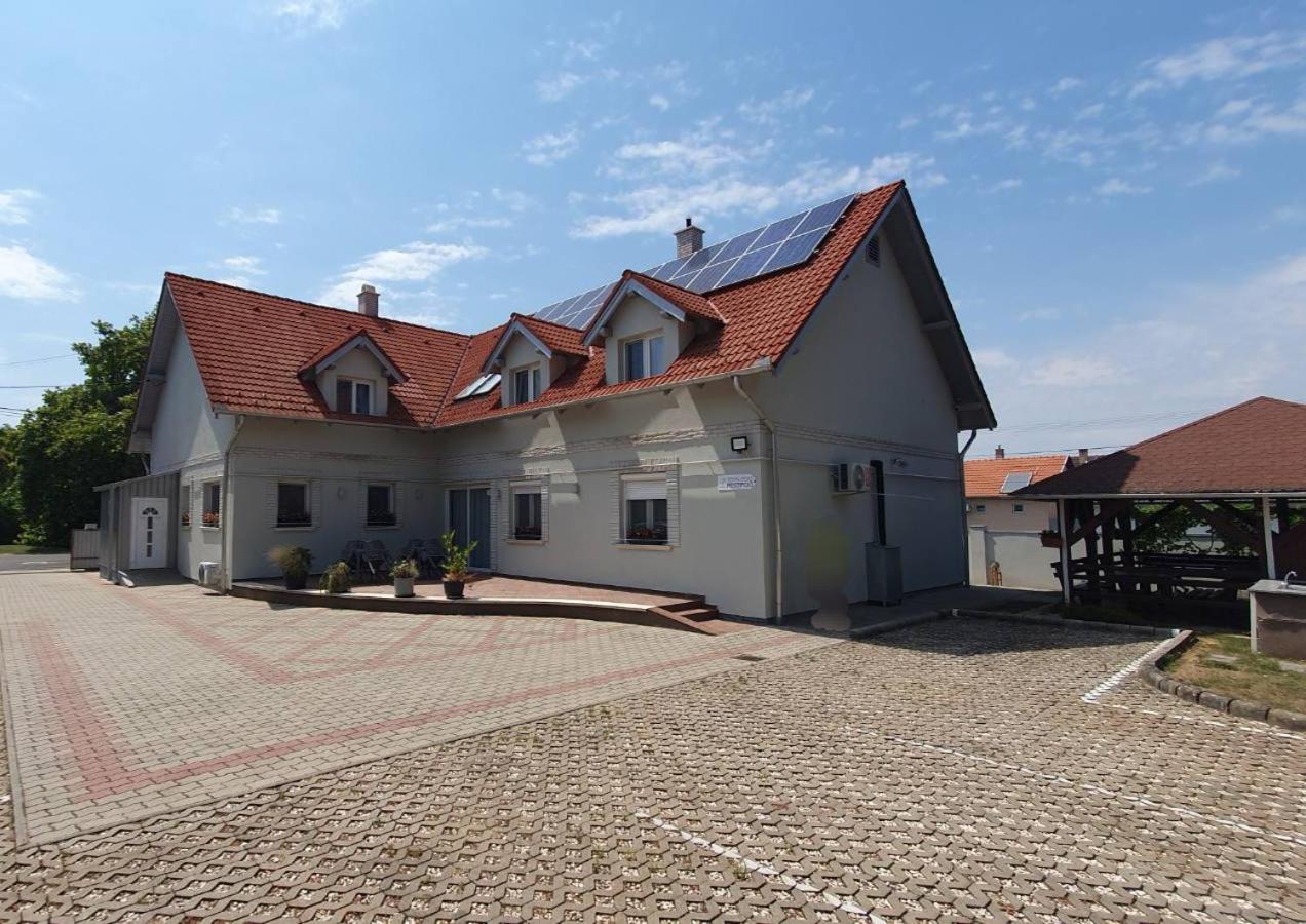 Sovirag Termal Panzio Hotel Hajdúnánás Exterior foto